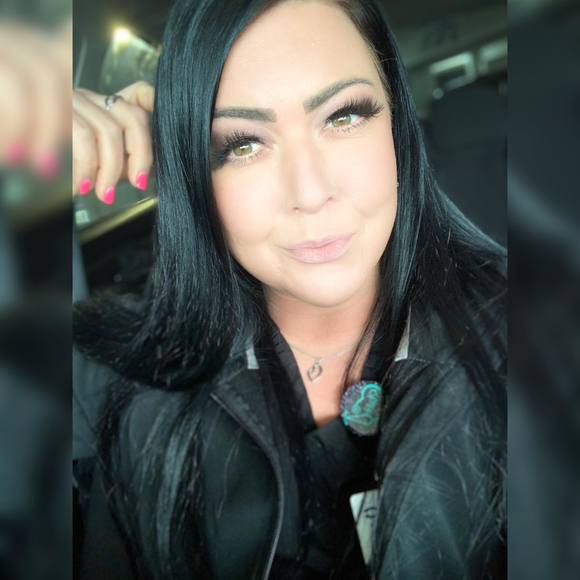 Profile Picture of Staci Vaughn (@stacivaughn3) on Poshmark