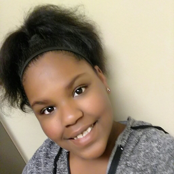 Profile Picture of Isyss Pranger (@isysspranger) on Poshmark