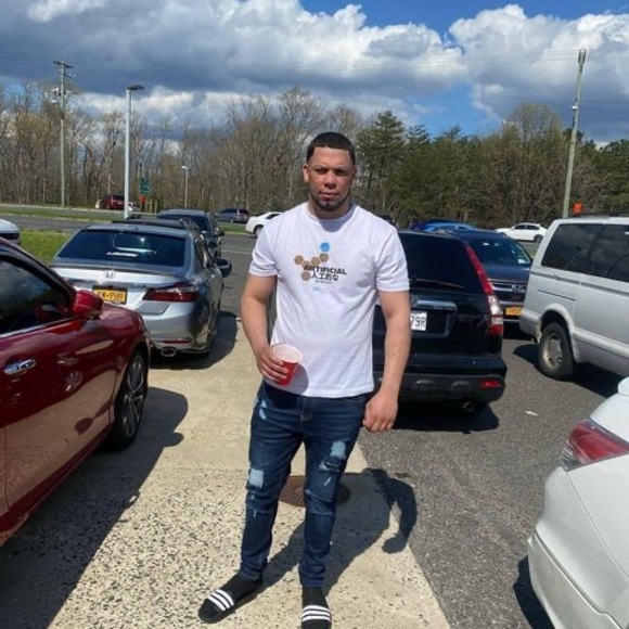 Profile Picture of Victor Almanzar (@victoralmanz491) on Poshmark