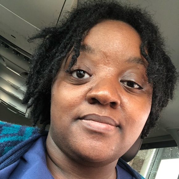 Profile Picture of Crystal Finney (@chrissyfin421) on Poshmark