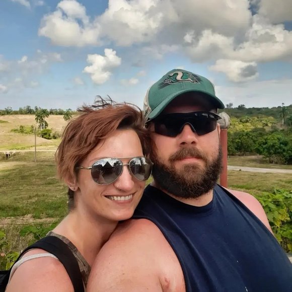 Profile Picture of Cat Betker (@cat_betker) on Poshmark