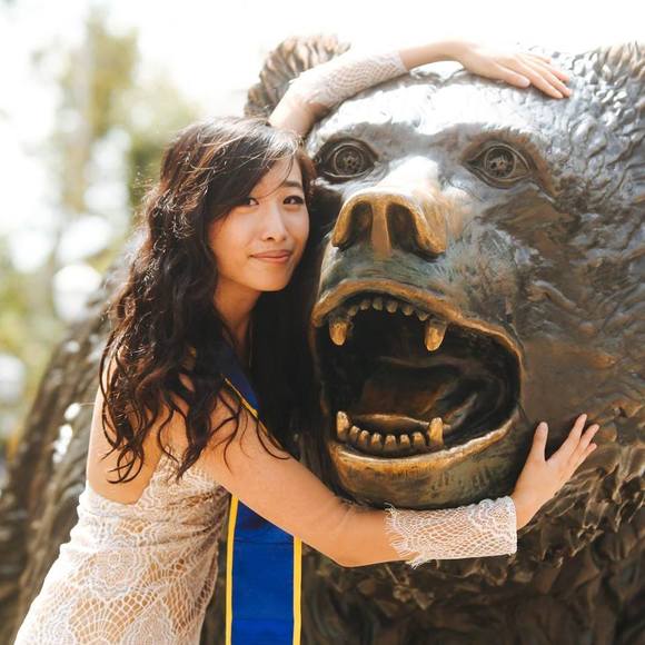 Profile Picture of Rebecca Tsuei (@ruhbekahh) on Poshmark