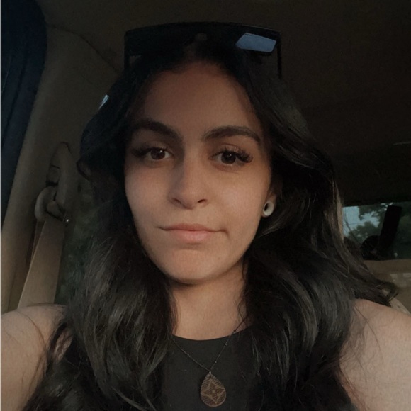 Profile Picture of Mecaela Lakey (@mecaelalakey) on Poshmark