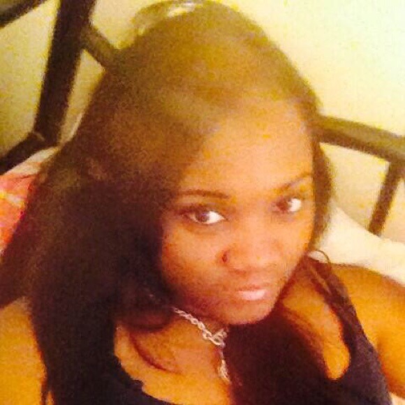 Profile Picture of Eboni Cooper (@ebb12) on Poshmark