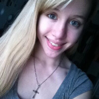 Profile Picture of Julia Shaffer (@crazyandblonde3) on Twitter