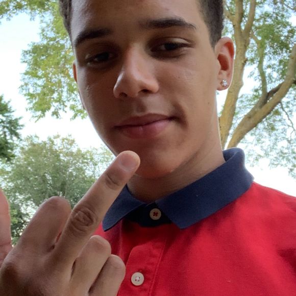 Profile Picture of Tyler Sweet (@tylersweet) on Poshmark