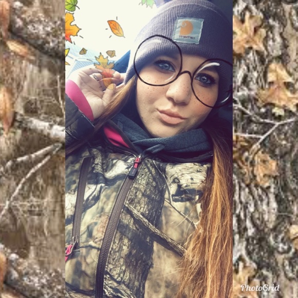 Profile Picture of Kaylee Esserman (@talley2015) on Poshmark