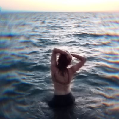 Profile Picture of Alondra☃️ (@AuroraMartz) on Twitter