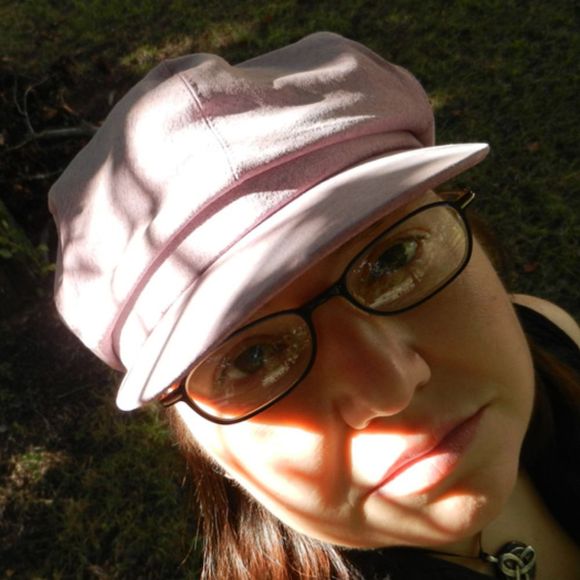 Profile Picture of Lea Adkisson (@revlea) on Poshmark