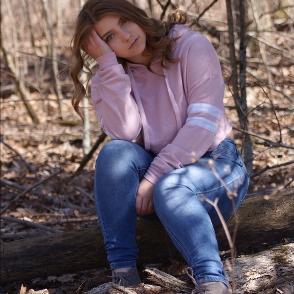 Profile Picture of Hope Stiltner (@hopestiltner) on Poshmark