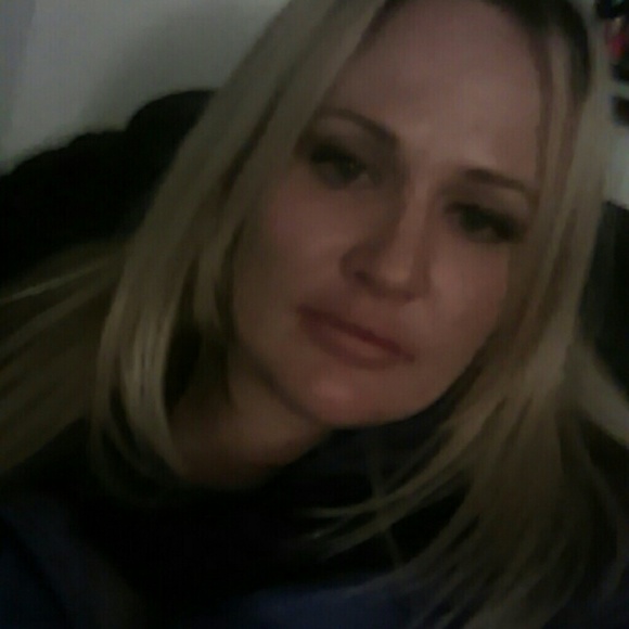 Profile Picture of Cristina Basagoitia (@cbasagoitia) on Poshmark