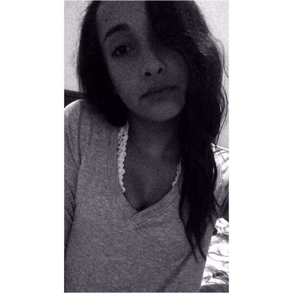 Profile Picture of Alexa Mihalca (@alexamihalca) on Poshmark