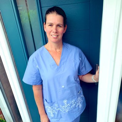 Profile Picture of Julia Nell Weston (@nell_weston) on Twitter