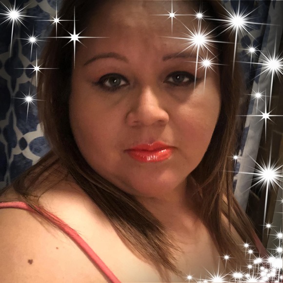 Profile Picture of Luciana Olivares (@lmari1) on Poshmark