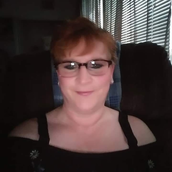 Profile Picture of Kathy Wencl (@kwencl66) on Poshmark