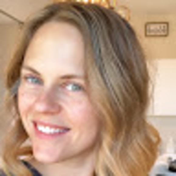 Profile Picture of Katie Stubblefield (@ktstubb4) on Poshmark