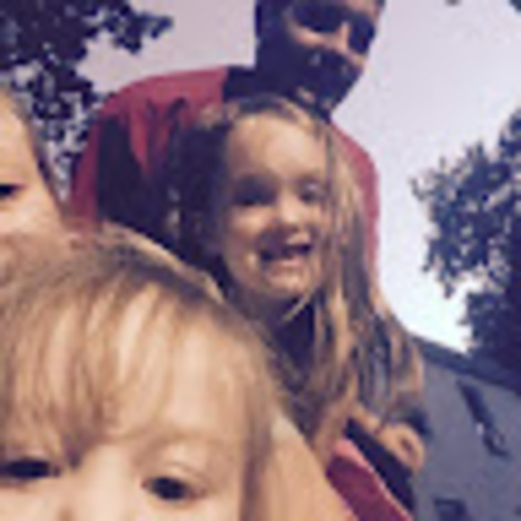 Profile Picture of Ryan Emsley (@ryanemsley89) on Poshmark