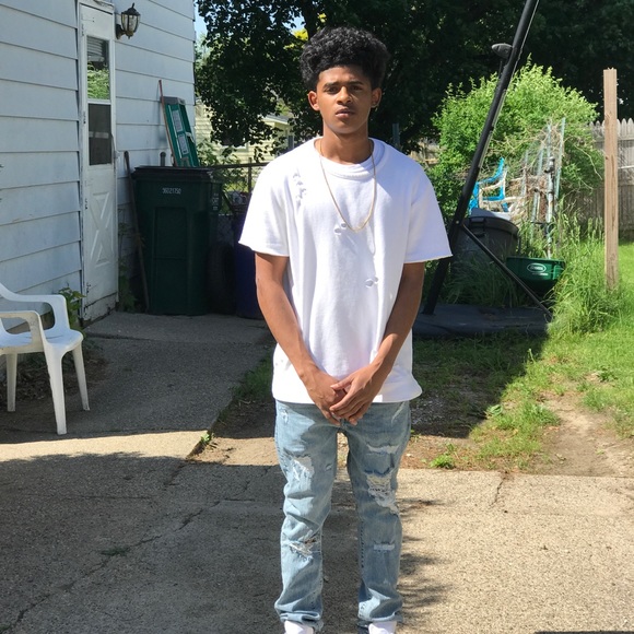 Profile Picture of Mark Esquivel (@mark2408) on Poshmark