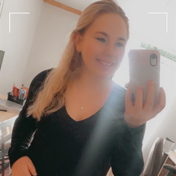 Profile Picture of Mckayla Merkley (@mckayla_merkley) on Poshmark