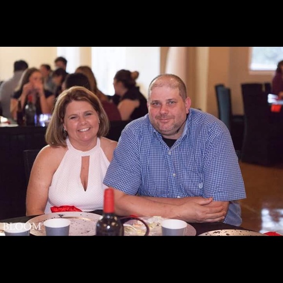 Profile Picture of Lisa Lowe (@jllowe0500) on Poshmark