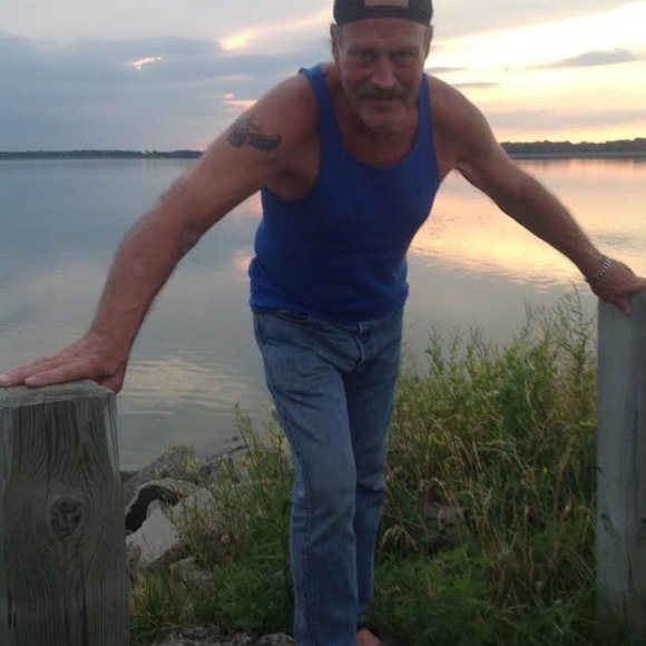 Profile Picture of Gary Cox (@reclinerbug) on Poshmark