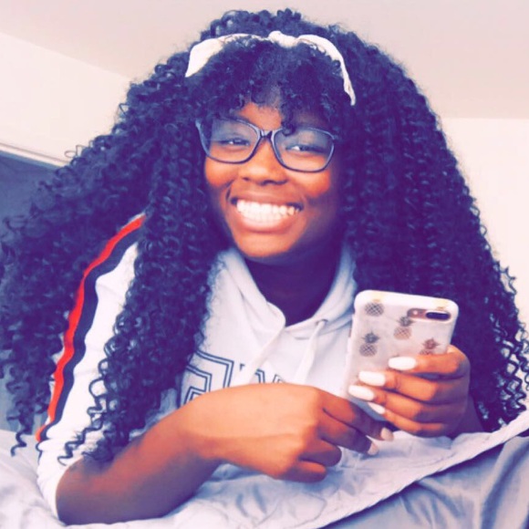 Profile Picture of Caleese Summers (@lesybabe16) on Poshmark