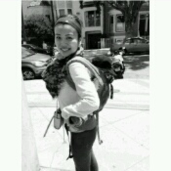 Profile Picture of Cathy Yip (@cfaye2511) on Poshmark