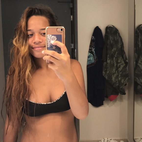 Profile Picture of Kuuleialoha Poepoe-kenolio (@kuuleiii03) on Poshmark