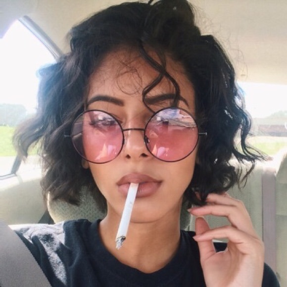 Profile Picture of Alex Uhl (@alikae) on Poshmark