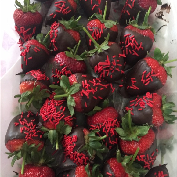 Profile Picture of Maria Cueva (@mariacueva) on Poshmark