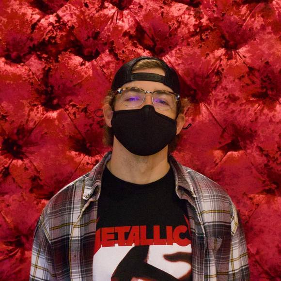 Profile Picture of Michael Edwards (@medwardsr) on Poshmark