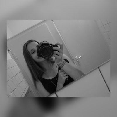 Profile Picture of Juliane (@JulianeScheyer) on Twitter