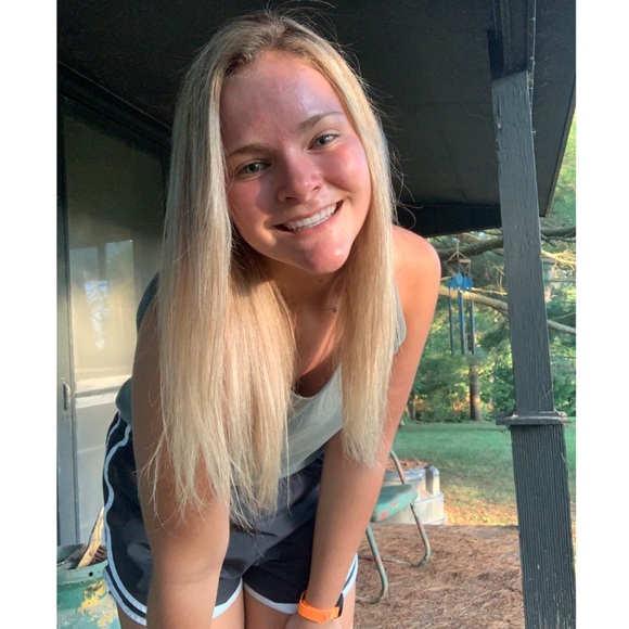 Profile Picture of Brynn Bailey (@brynnb31) on Poshmark