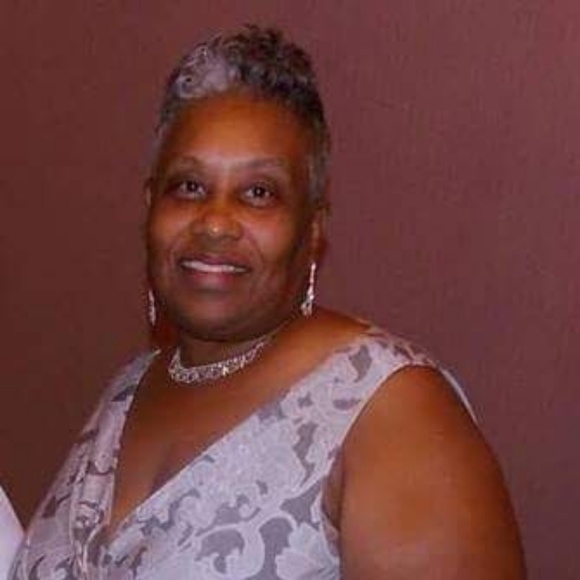 Profile Picture of Alice Anderson (@msalice407) on Poshmark