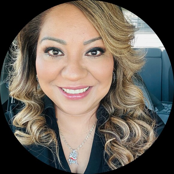 Profile Picture of Rocio Suarez (@chio13) on Poshmark