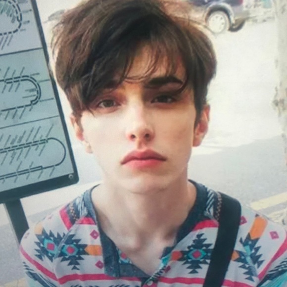 Profile Picture of Alexander Sander (@corey968) on Poshmark