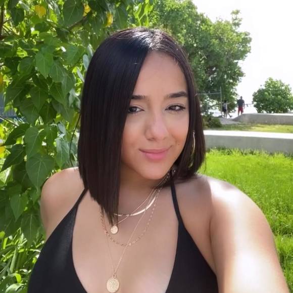 Profile Picture of Jonalys Maldonado vélez (@jonalysm) on Poshmark