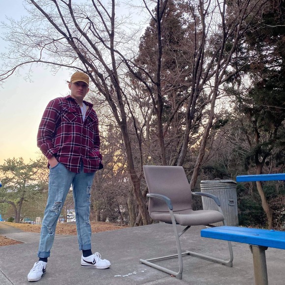 Profile Picture of Cole Grenci (@grenci11) on Poshmark