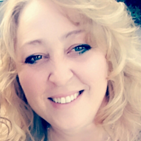 Cindy Becker - Poshmark Profile Picture of Cindy Becker (@cindylouwho9142) on Poshmark