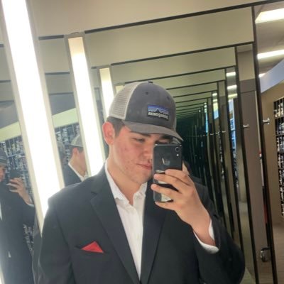 Profile Picture of Ivan Nichols (@ivan_nicholz) on Twitter