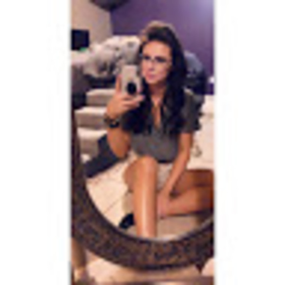 Profile Picture of Emma Sciano (@mmgrrr06) on Poshmark