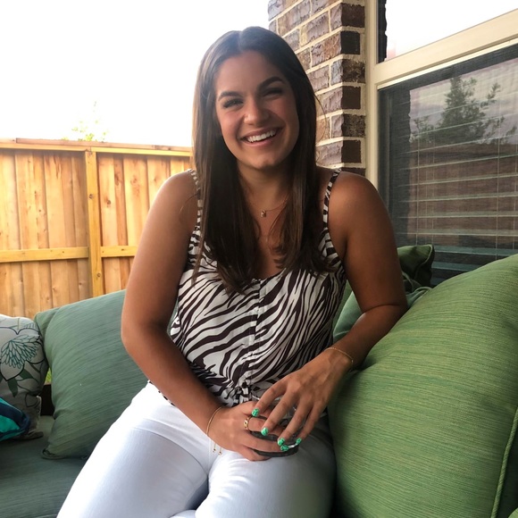 Profile Picture of Natalie Pitzel (@natalie_pitzel) on Poshmark