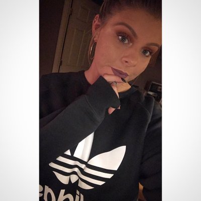 Profile Picture of Sharon Foster (@sharon_faye97) on Twitter