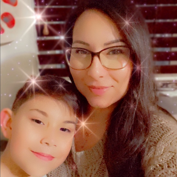 Profile Picture of Lesly Castrejon (@lesly785) on Poshmark