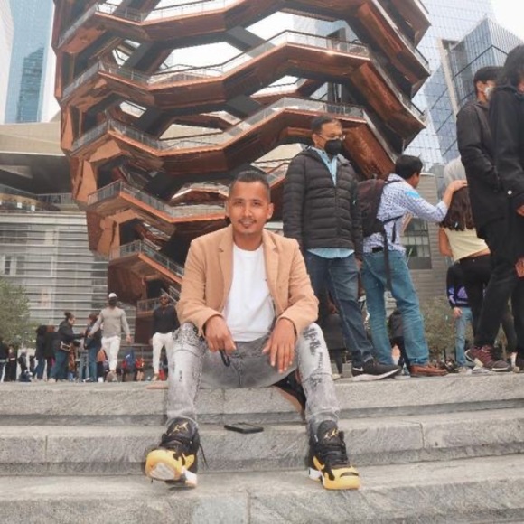 Profile Picture of Suraj Rai (@suraj_rai) on Poshmark