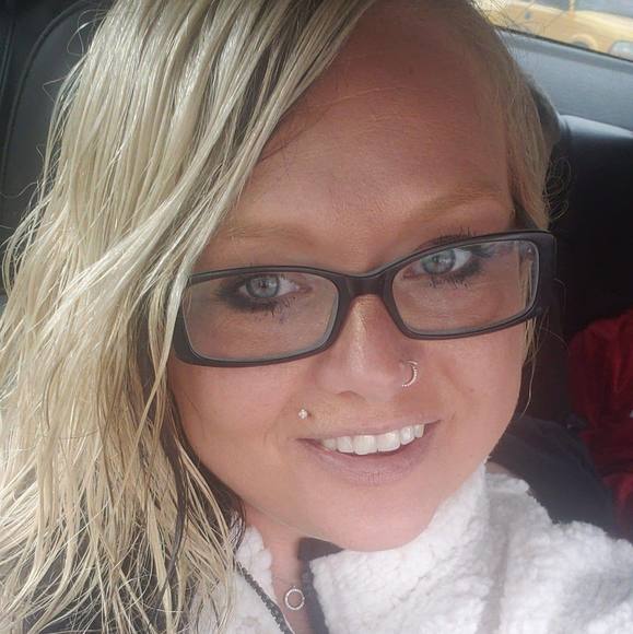 Profile Picture of Lindsay Hempy (@lindsayhempy) on Poshmark