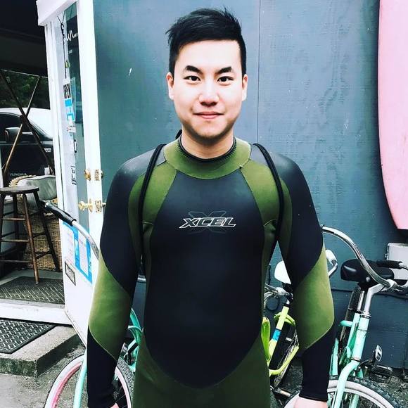 Profile Picture of Jeffrey Peng (@peng23) on Poshmark