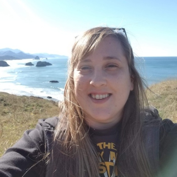 Jennifer Sheesley - Poshmark Profile Picture of Jennifer Sheesley (@sheezjen87) on Poshmark