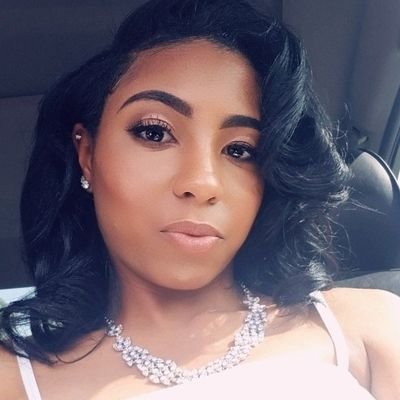 Profile Picture of Simone Bradley  🌻 (@LyricalSimone) on Twitter