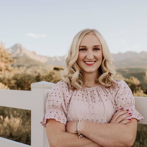 Profile Picture of Lexie Longbine (@lexielongbine) on Poshmark